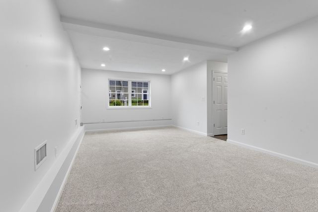 15 Tory Fort Ln, Worcester, MA 01602