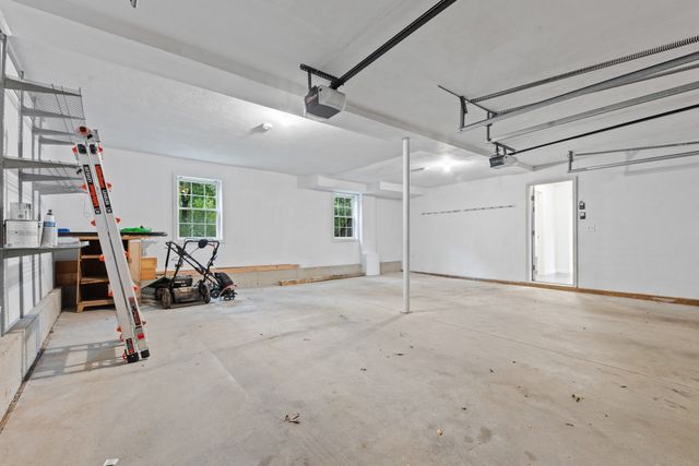 15 Tory Fort Ln, Worcester, MA 01602