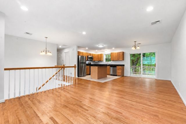15 Tory Fort Ln, Worcester, MA 01602