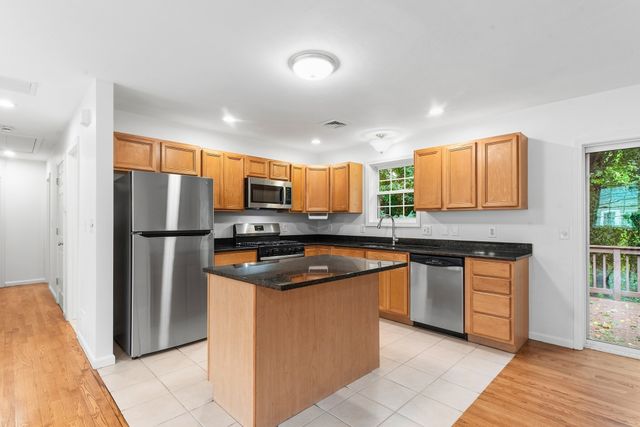 15 Tory Fort Ln, Worcester, MA 01602
