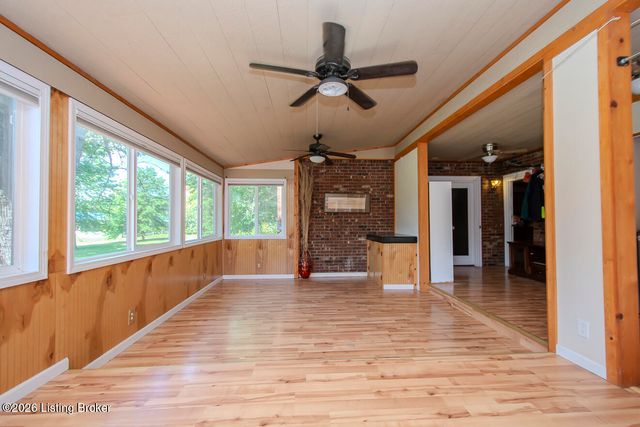 233 N Myers Rd, Brooks, KY 40109
