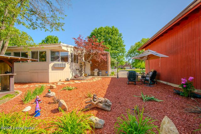 233 N Myers Rd, Brooks, KY 40109