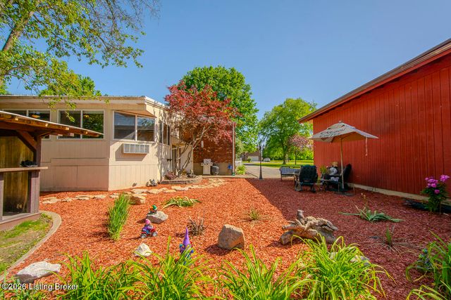 233 N Myers Rd, Brooks, KY 40109