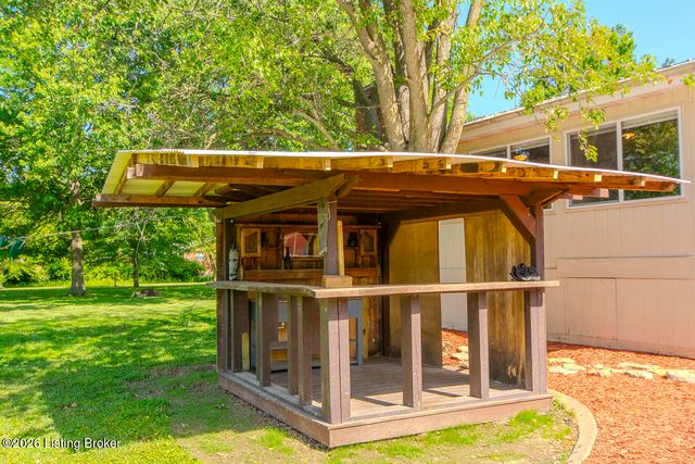 233 N Myers Rd, Brooks, KY 40109