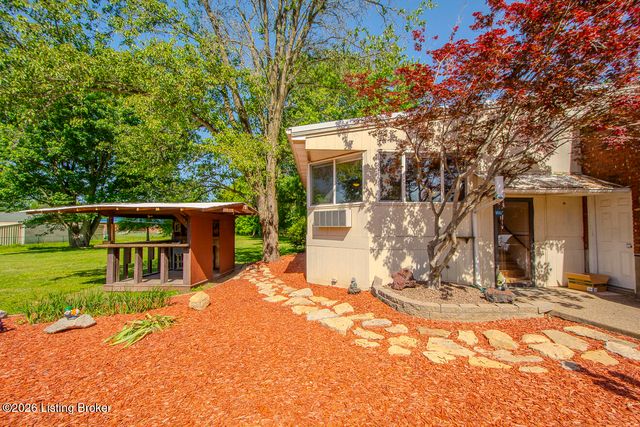233 N Myers Rd, Brooks, KY 40109