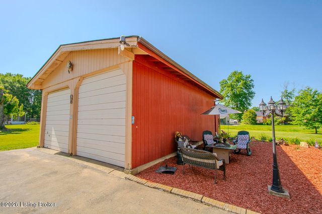 233 N Myers Rd, Brooks, KY 40109