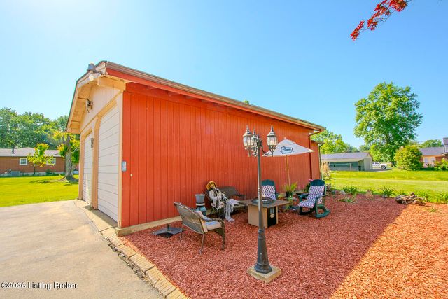 233 N Myers Rd, Brooks, KY 40109