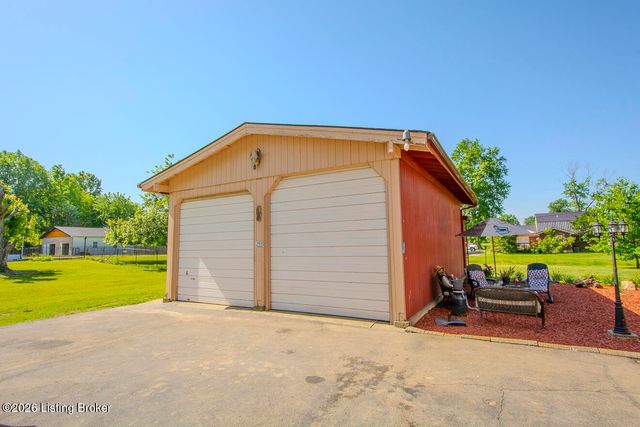 233 N Myers Rd, Brooks, KY 40109