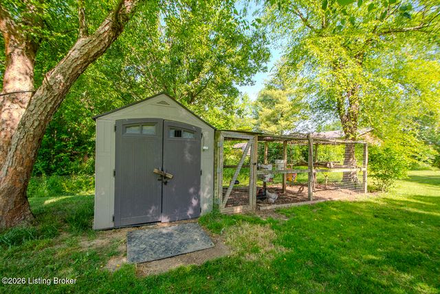 233 N Myers Rd, Brooks, KY 40109