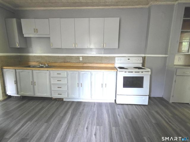 17 Hawthorne Terrace, Torrington, CT 06790