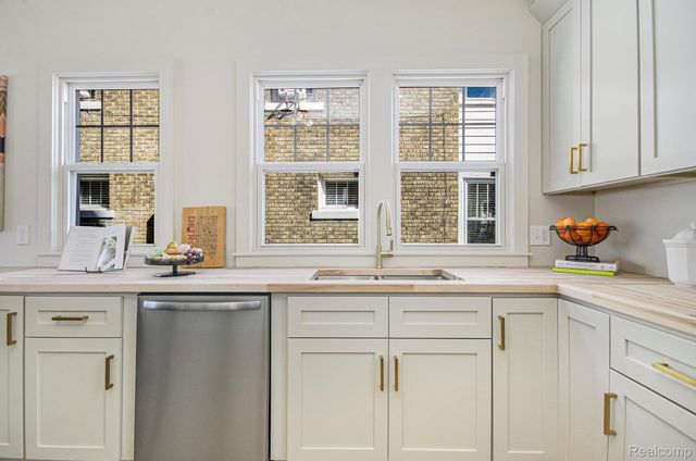 1467 Longfellow Street, Detroit, MI 48206