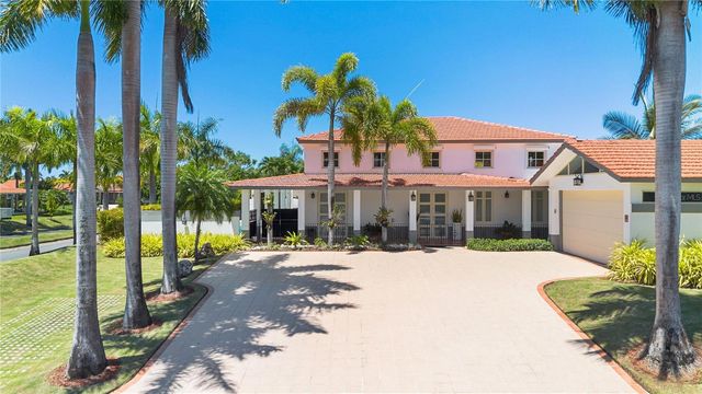 253 FLAMBOYÁN, Dorado, PR 00646