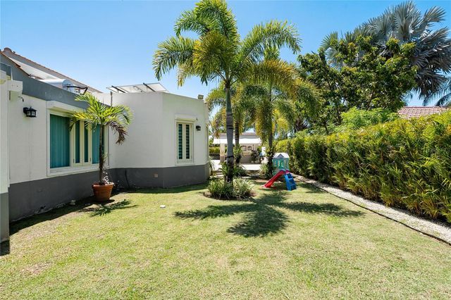 253 FLAMBOYÁN, Dorado, PR 00646