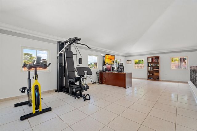 253 FLAMBOYÁN, Dorado, PR 00646