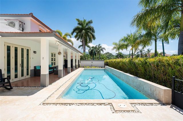 253 FLAMBOYÁN, Dorado, PR 00646