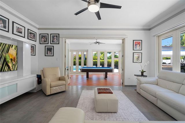 253 FLAMBOYÁN, Dorado, PR 00646