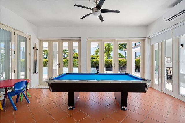 253 FLAMBOYÁN, Dorado, PR 00646