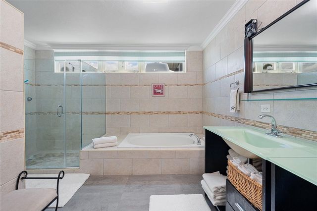 253 FLAMBOYÁN, Dorado, PR 00646