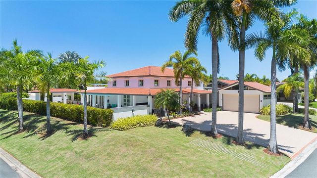 253 FLAMBOYÁN, Dorado, PR 00646