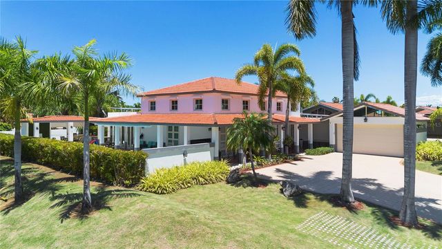 253 FLAMBOYÁN, Dorado, PR 00646