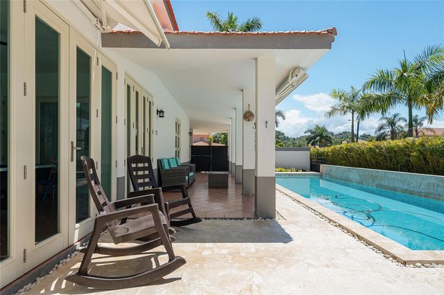 253 FLAMBOYÁN, Dorado, PR 00646