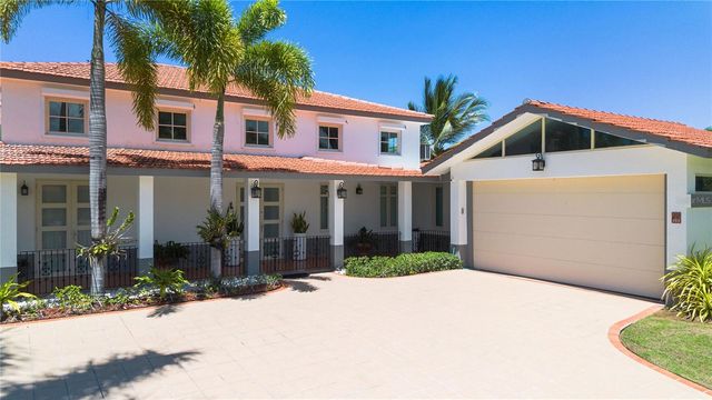 253 FLAMBOYÁN, Dorado, PR 00646