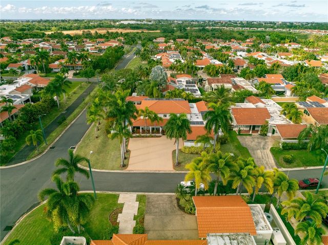 253 FLAMBOYÁN, Dorado, PR 00646