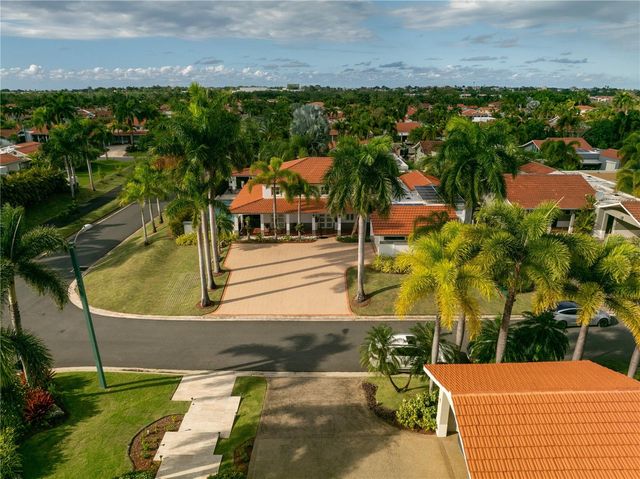 253 FLAMBOYÁN, Dorado, PR 00646