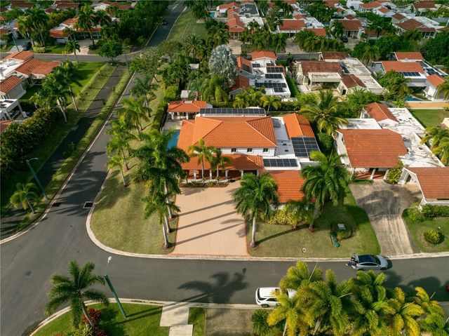 253 FLAMBOYÁN, Dorado, PR 00646