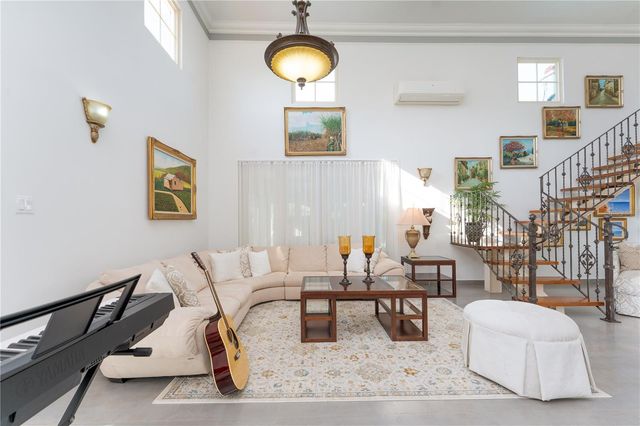 253 FLAMBOYÁN, Dorado, PR 00646