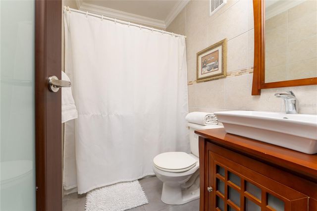 253 FLAMBOYÁN, Dorado, PR 00646