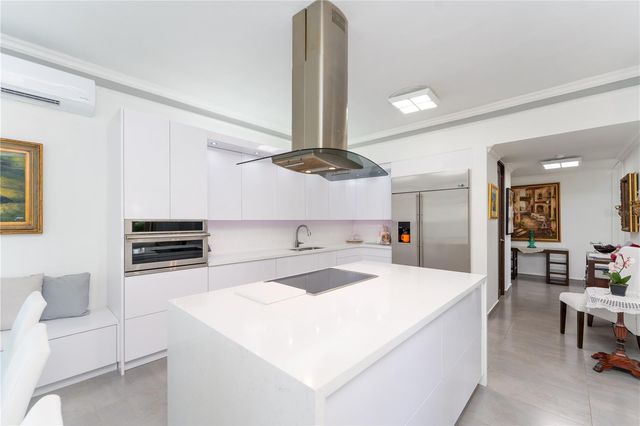 253 FLAMBOYÁN, Dorado, PR 00646