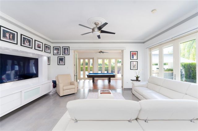 253 FLAMBOYÁN, Dorado, PR 00646