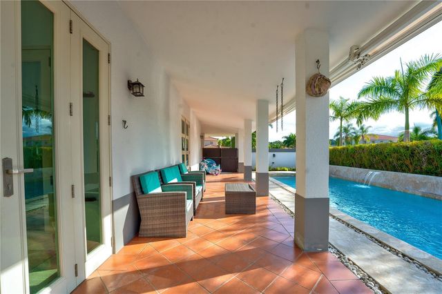 253 FLAMBOYÁN, Dorado, PR 00646