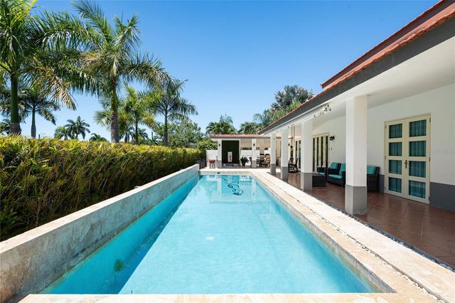 253 FLAMBOYÁN, Dorado, PR 00646