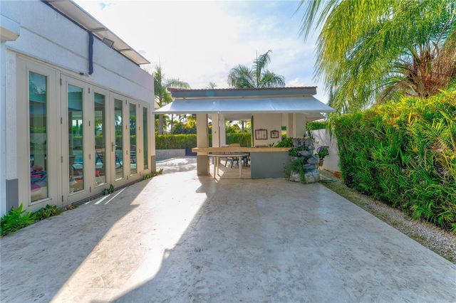 253 FLAMBOYÁN, Dorado, PR 00646