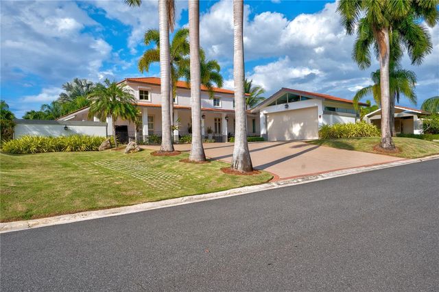 253 FLAMBOYÁN, Dorado, PR 00646