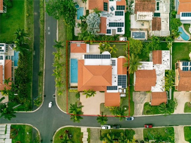 253 FLAMBOYÁN, Dorado, PR 00646