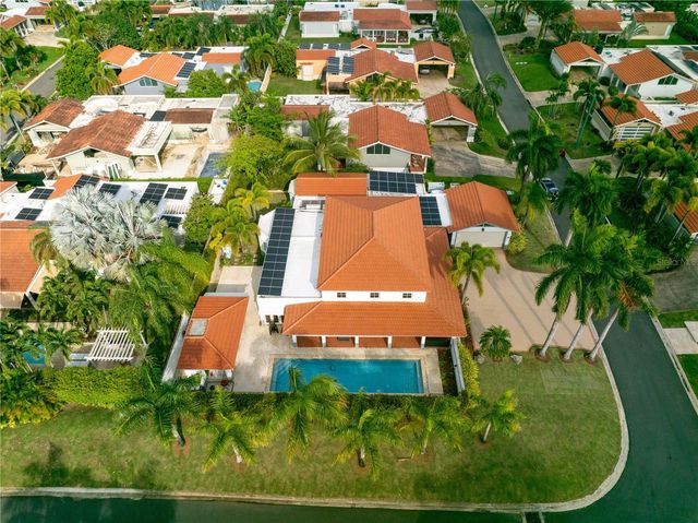 253 FLAMBOYÁN, Dorado, PR 00646