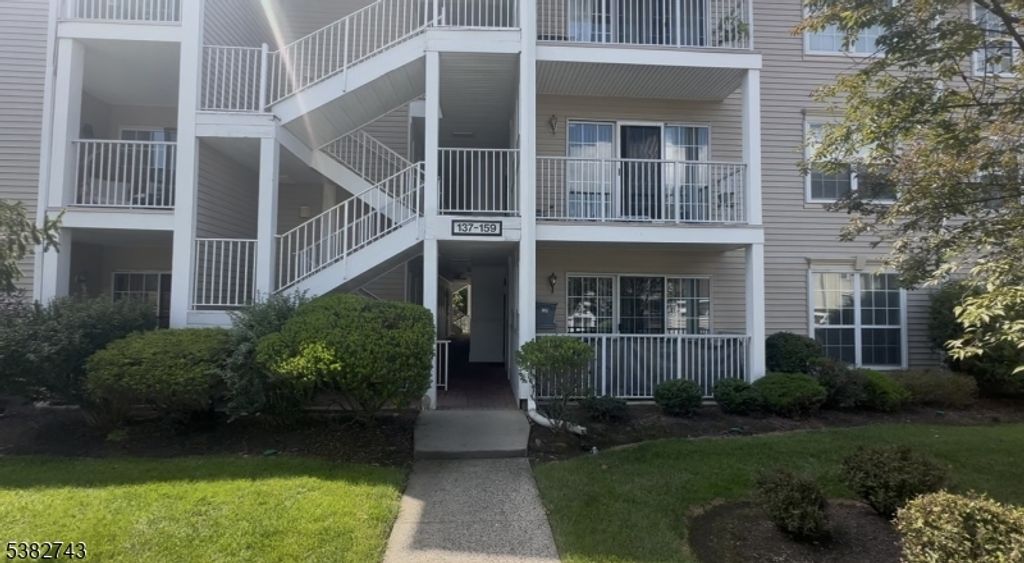 147 Rachel Ct, Franklin Twp., NJ 08823