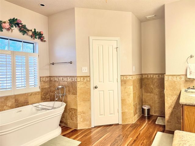 1110 Robinson Road, La Porte, TX 77571