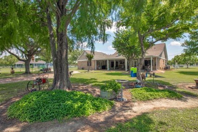 1110 Robinson Road, La Porte, TX 77571