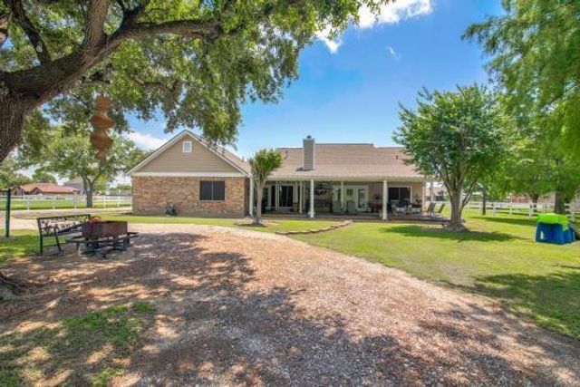 1110 Robinson Road, La Porte, TX 77571