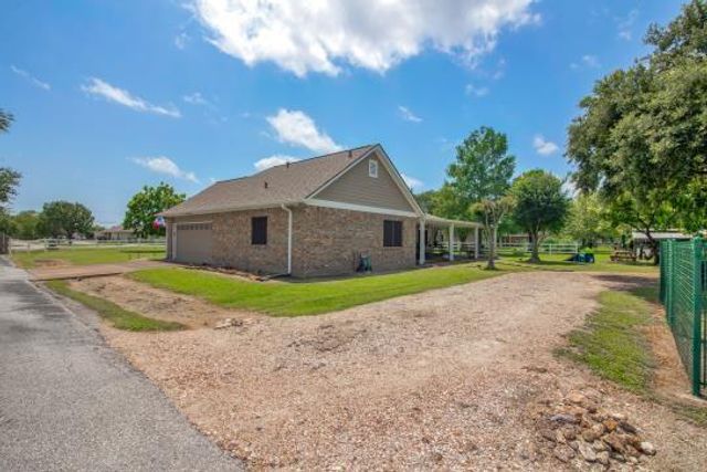 1110 Robinson Road, La Porte, TX 77571