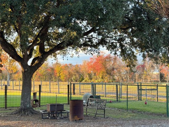 1110 Robinson Road, La Porte, TX 77571