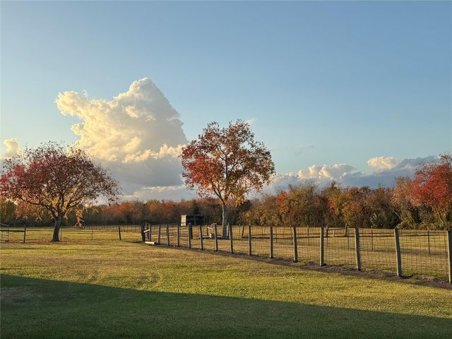 1110 Robinson Road, La Porte, TX 77571