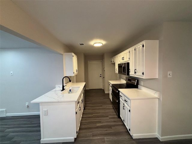 8455 Sugarberry Road, Dallas, TX 75249