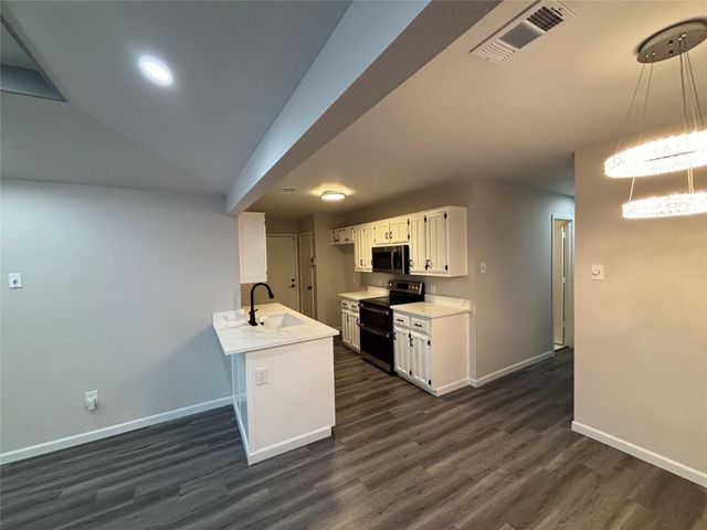 8455 Sugarberry Road, Dallas, TX 75249