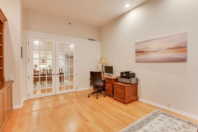 680 N Lake Shore Drive 221, Chicago, IL 60611