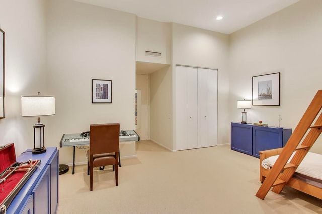 680 N Lake Shore Drive 221, Chicago, IL 60611